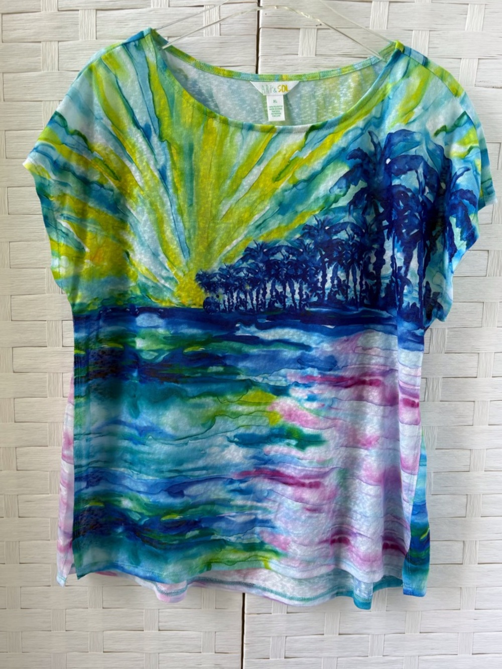 Artsy XL Colorful Cap Sleeve Tee Beach Casual Tropical Cruise Lightweight Travel
